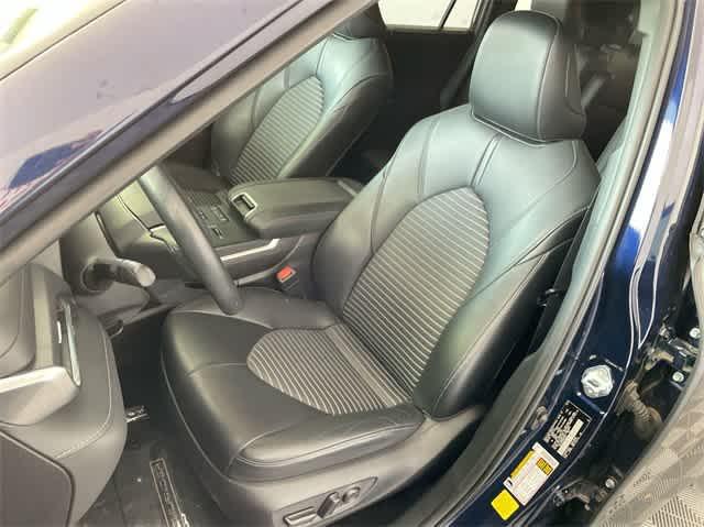 used 2021 Toyota Highlander car, priced at $28,999