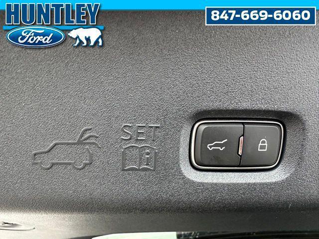 used 2025 Lincoln Navigator car, priced at $86,111