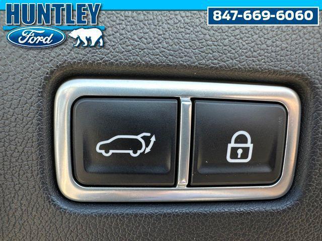 used 2023 Kia Sorento car, priced at $30,857