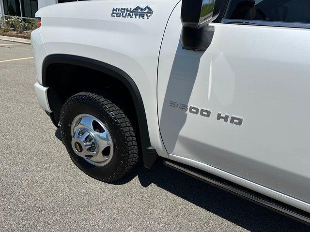 used 2022 Chevrolet Silverado 3500 car, priced at $56,190