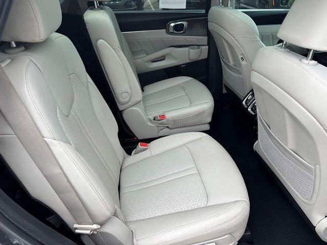 used 2023 Kia Sorento Hybrid car, priced at $28,298