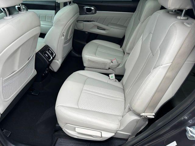 used 2023 Kia Sorento Hybrid car, priced at $28,298