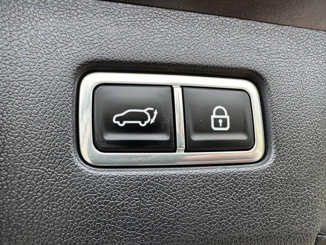 used 2023 Kia Sorento Hybrid car, priced at $28,298