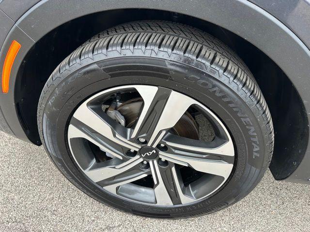 used 2023 Kia Sorento Hybrid car, priced at $28,298