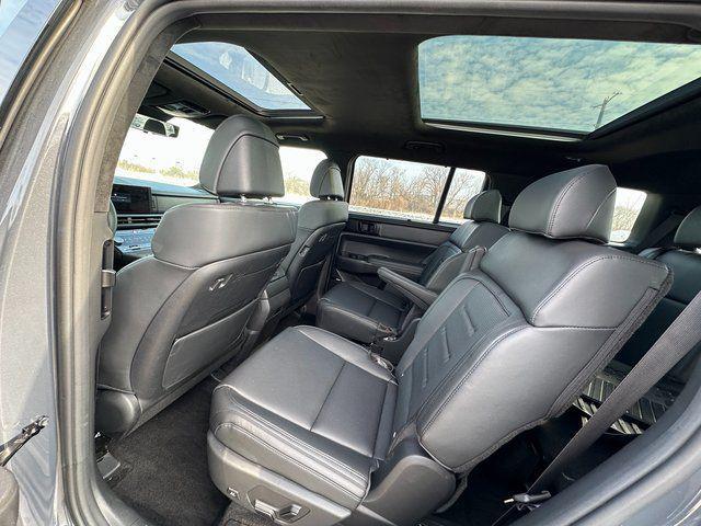 used 2025 Hyundai Santa Fe car, priced at $35,997