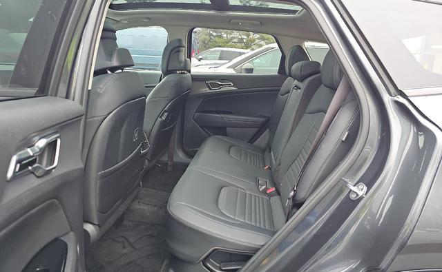 used 2024 Kia Sportage Hybrid car, priced at $29,972