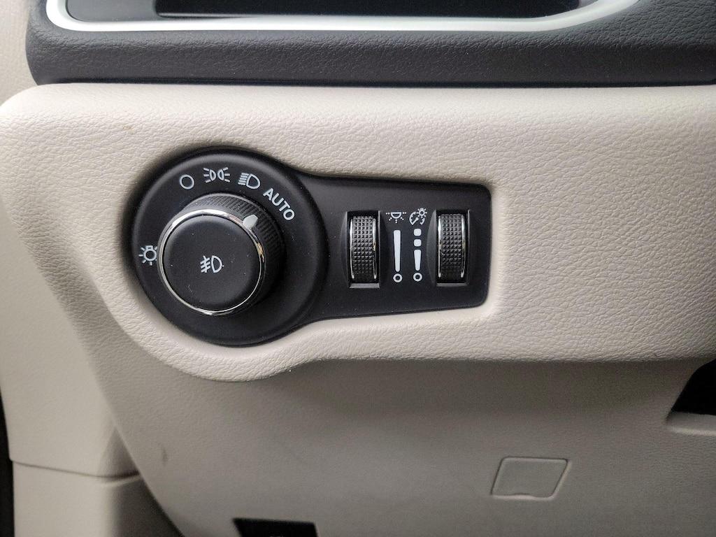 used 2024 Chrysler Pacifica car, priced at $29,998