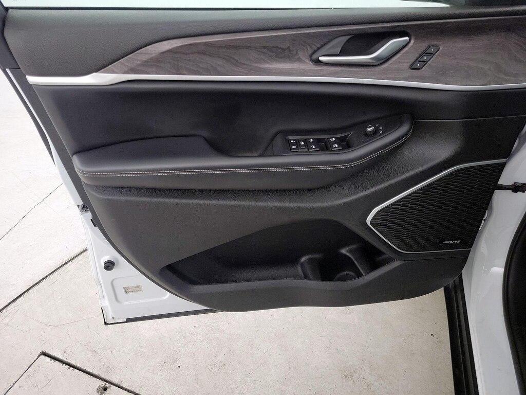 used 2022 Jeep Grand Cherokee car, priced at $30,998