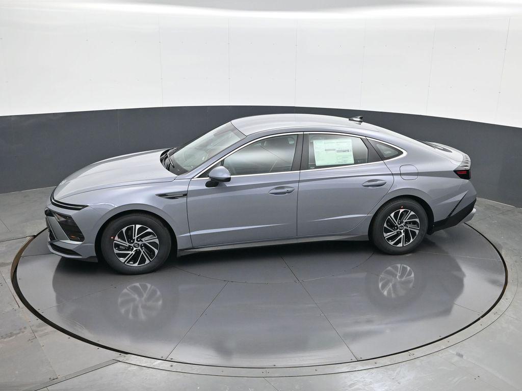 new 2026 Hyundai Sonata Hybrid car, priced at $27,997