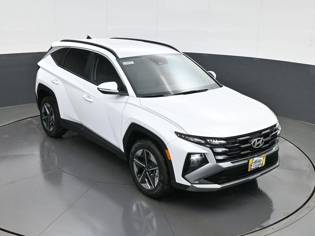 new 2026 Hyundai TUCSON Hybrid car, priced at $33,605
