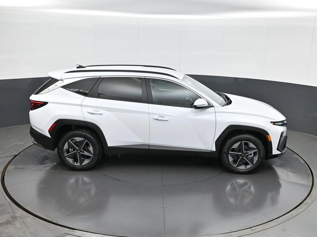 new 2026 Hyundai TUCSON Hybrid car, priced at $33,605