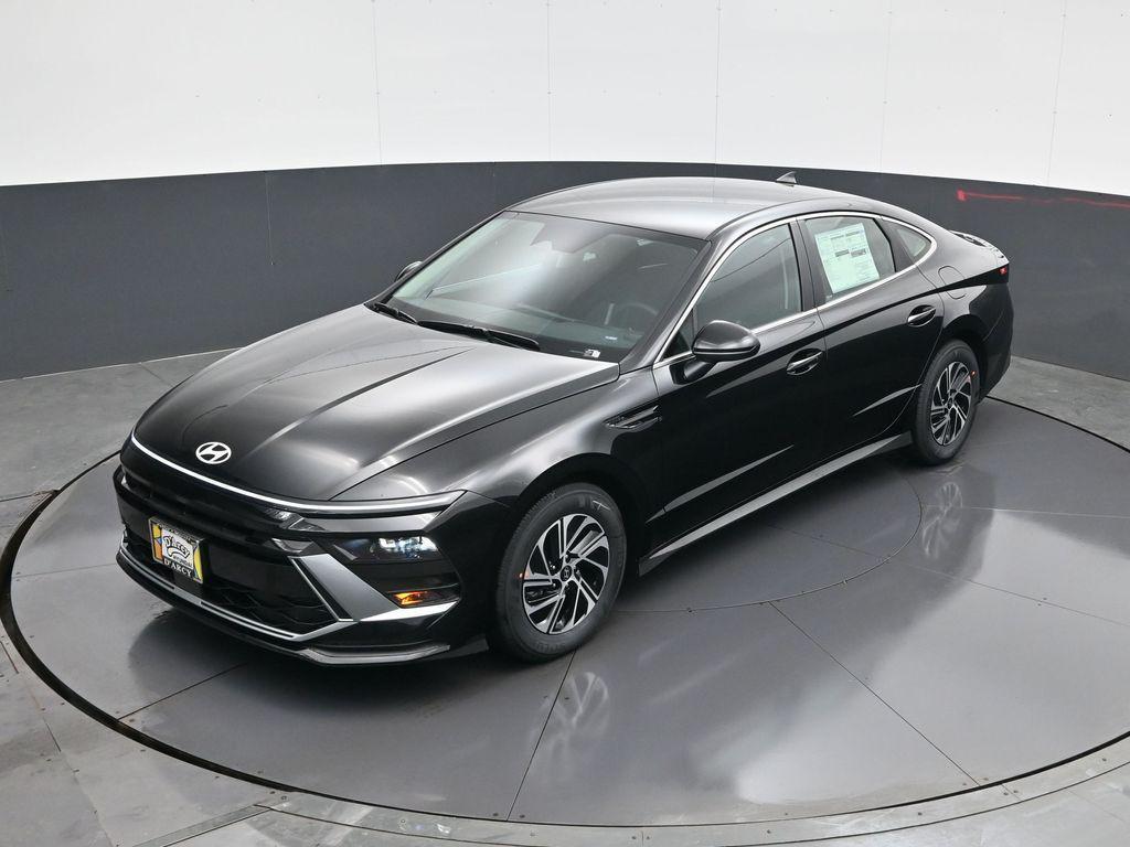 new 2026 Hyundai Sonata Hybrid car, priced at $28,035