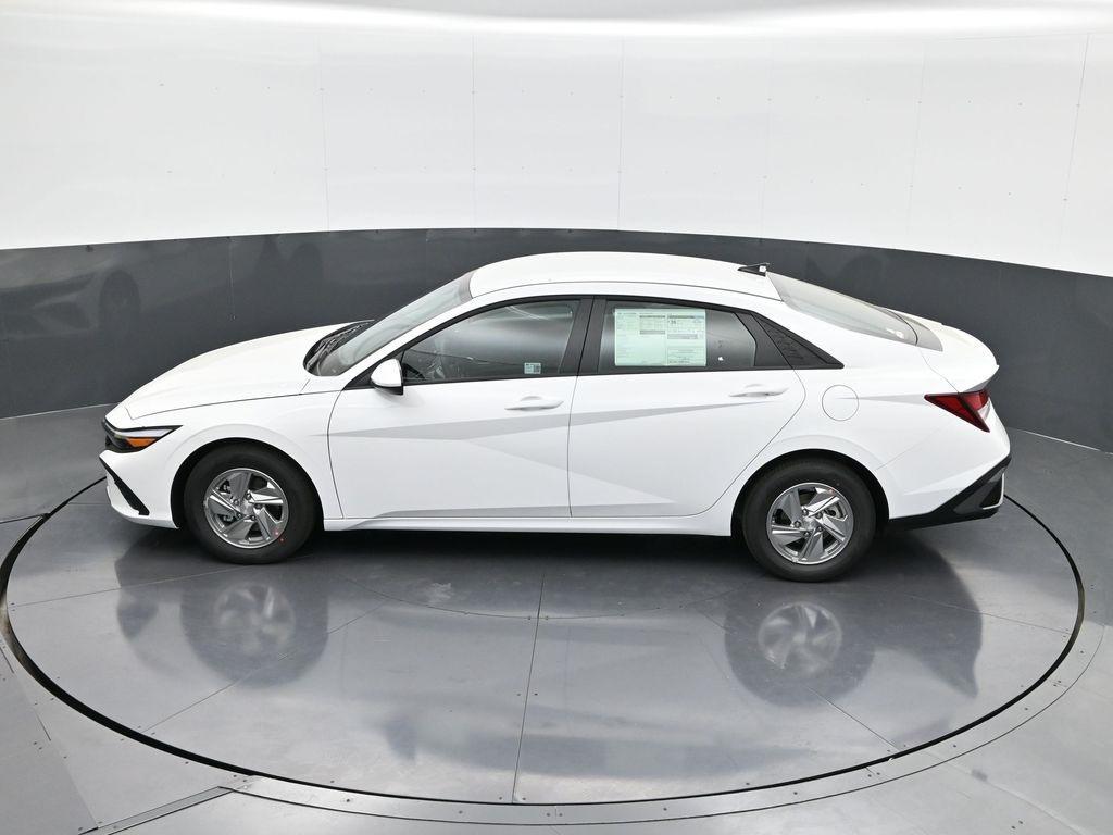 new 2025 Hyundai Elantra car, priced at $19,324