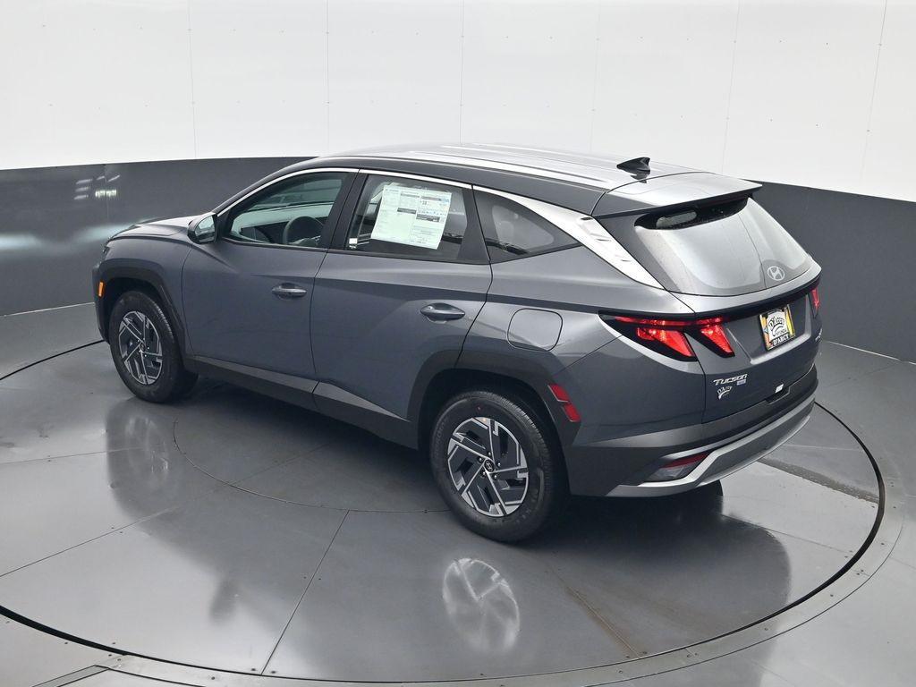 new 2026 Hyundai TUCSON Hybrid car, priced at $30,676