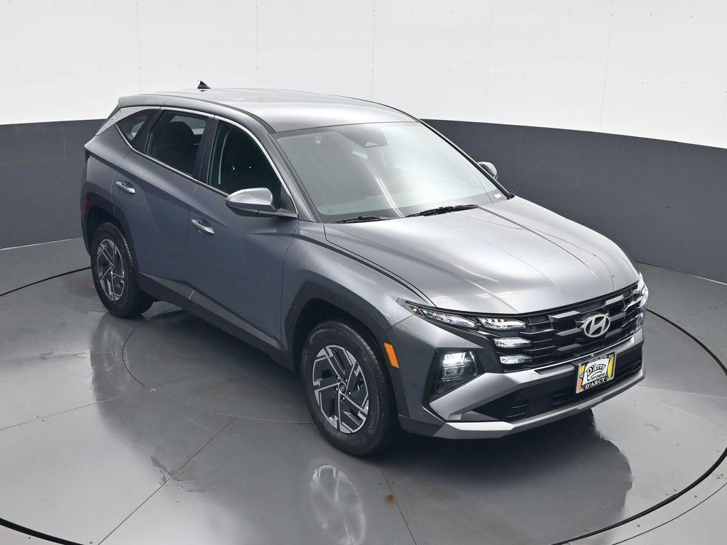 new 2026 Hyundai TUCSON Hybrid car, priced at $30,676