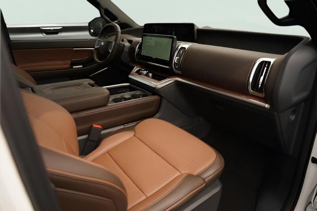 used 2025 Ford Expedition car, priced at $79,619
