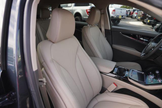 used 2023 Lincoln Nautilus car, priced at $32,379