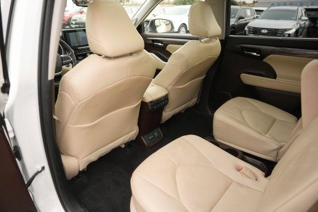 used 2022 Toyota Highlander car, priced at $37,969