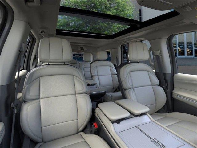 new 2025 Lincoln Navigator car, priced at $104,900