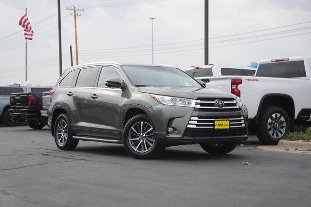used 2019 Toyota Highlander car, priced at $25,688