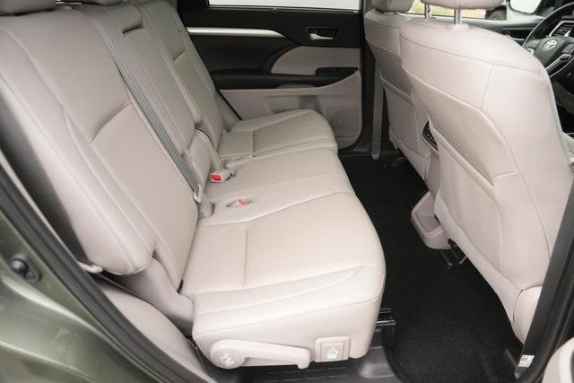 used 2019 Toyota Highlander car, priced at $25,688