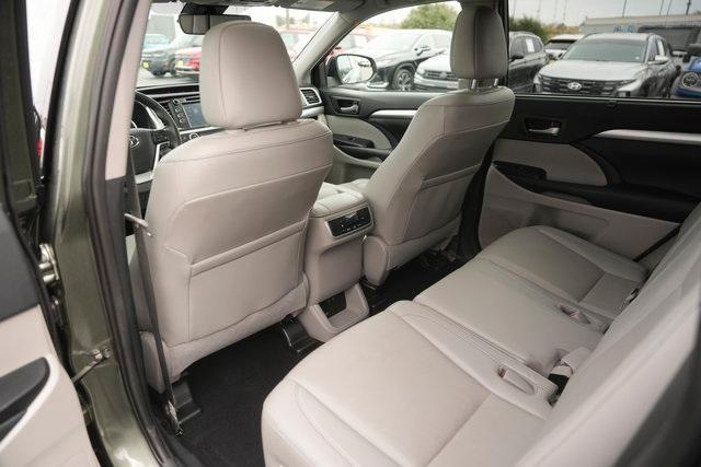 used 2019 Toyota Highlander car, priced at $25,688