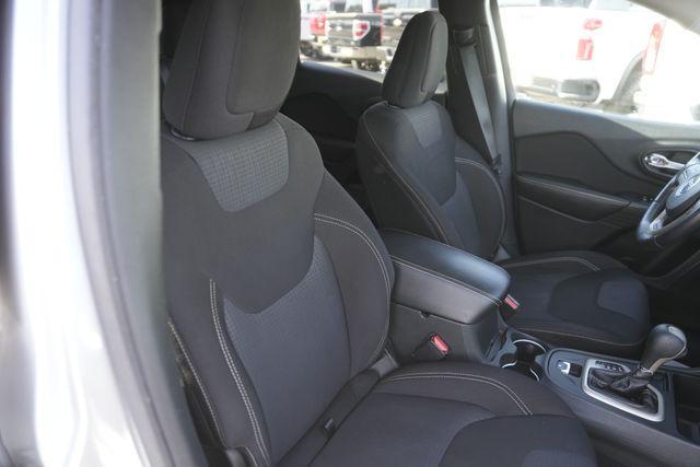 used 2015 Jeep Cherokee car, priced at $11,448