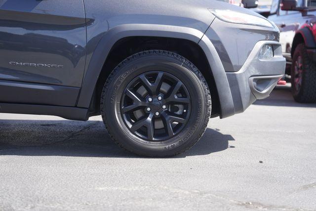 used 2015 Jeep Cherokee car, priced at $8,897