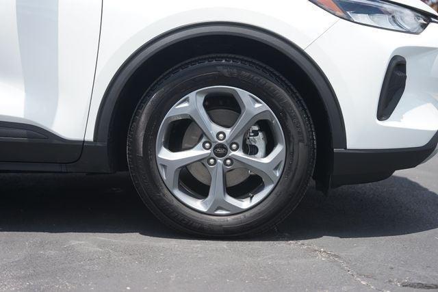 used 2025 Ford Escape car, priced at $24,589