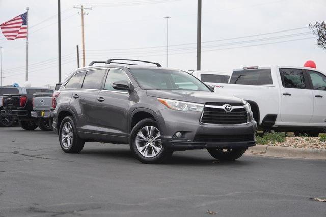 used 2015 Toyota Highlander car, priced at $15,689