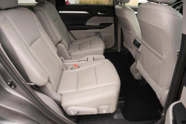 used 2015 Toyota Highlander car, priced at $15,689