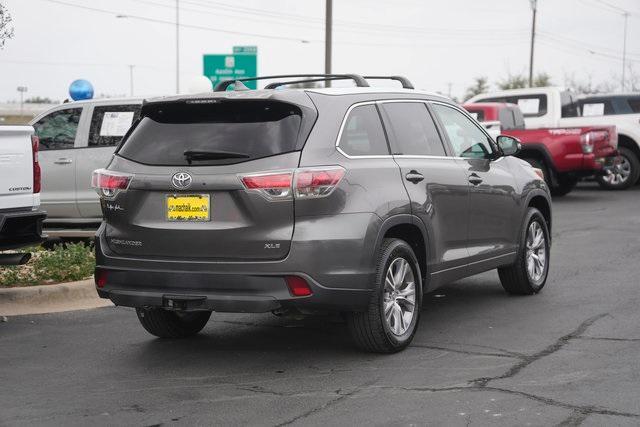 used 2015 Toyota Highlander car, priced at $15,689