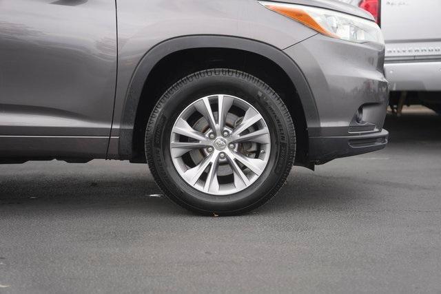 used 2015 Toyota Highlander car, priced at $15,689