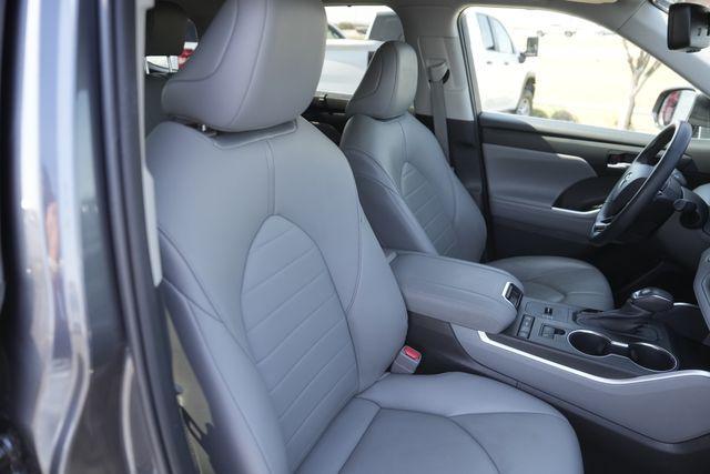 used 2021 Toyota Highlander car, priced at $31,448