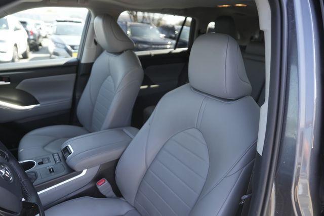 used 2021 Toyota Highlander car, priced at $31,448