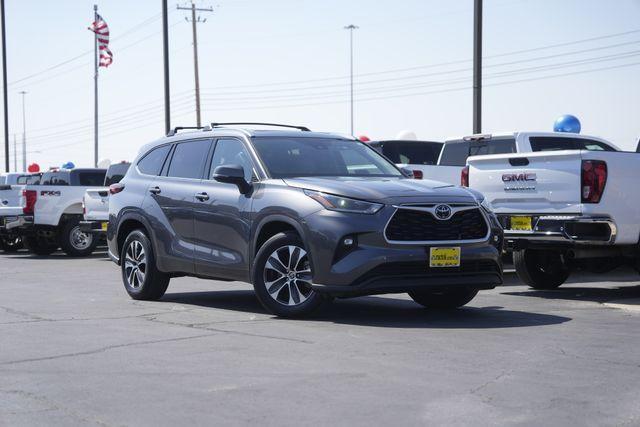 used 2021 Toyota Highlander car, priced at $31,448