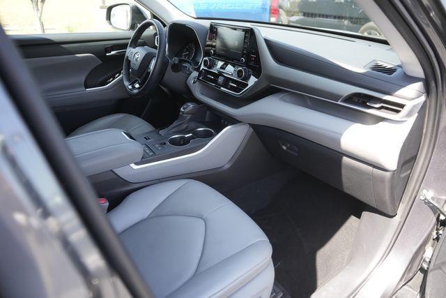 used 2021 Toyota Highlander car, priced at $31,448