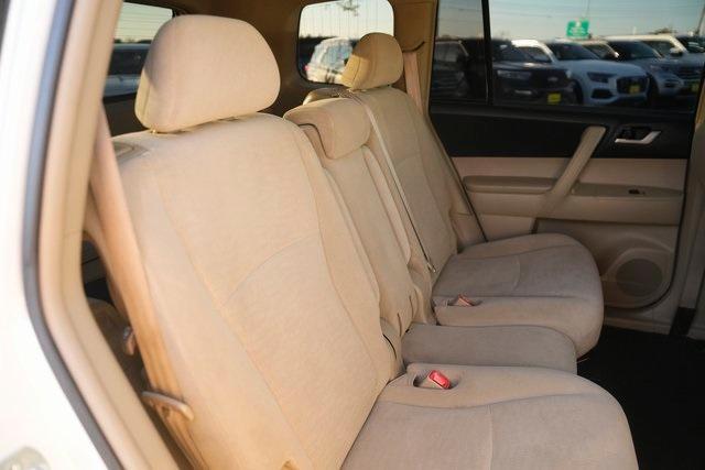 used 2013 Toyota Highlander car, priced at $7,989