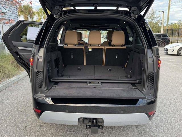 new 2026 Land Rover Discovery car, priced at $77,075