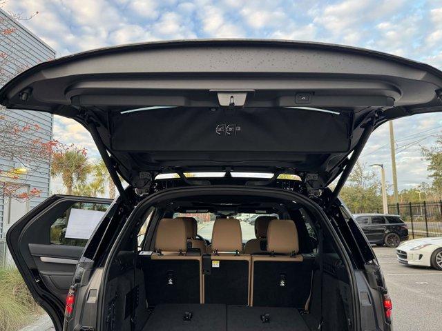 new 2026 Land Rover Discovery car, priced at $77,075