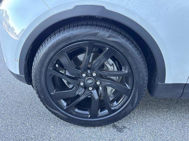 used 2025 Land Rover Discovery car, priced at $52,138