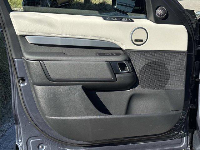 new 2026 Land Rover Discovery car, priced at $76,725