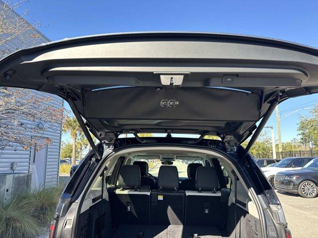 new 2026 Land Rover Discovery car, priced at $76,725