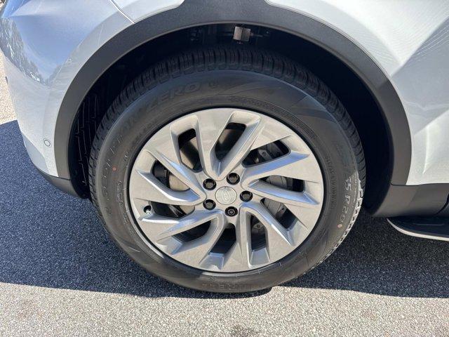 new 2026 Land Rover Discovery car, priced at $67,255