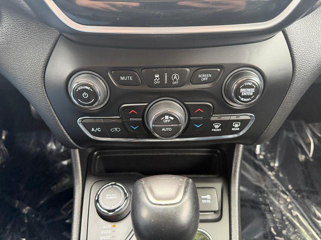 used 2019 Jeep Cherokee car, priced at $13,995