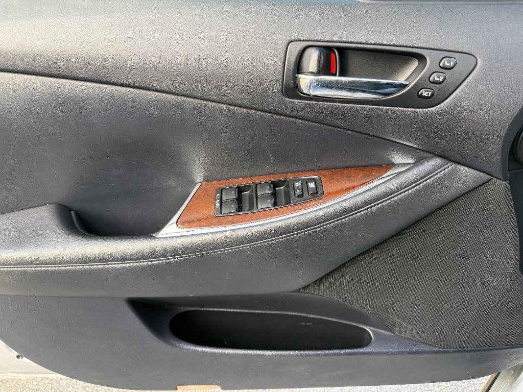 used 2011 Lexus ES 350 car, priced at $10,995