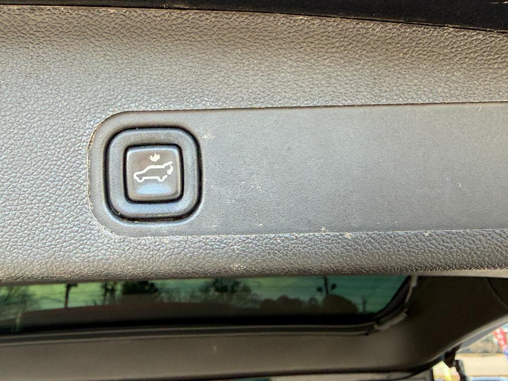 used 2012 Chevrolet Suburban car, priced at $11,995