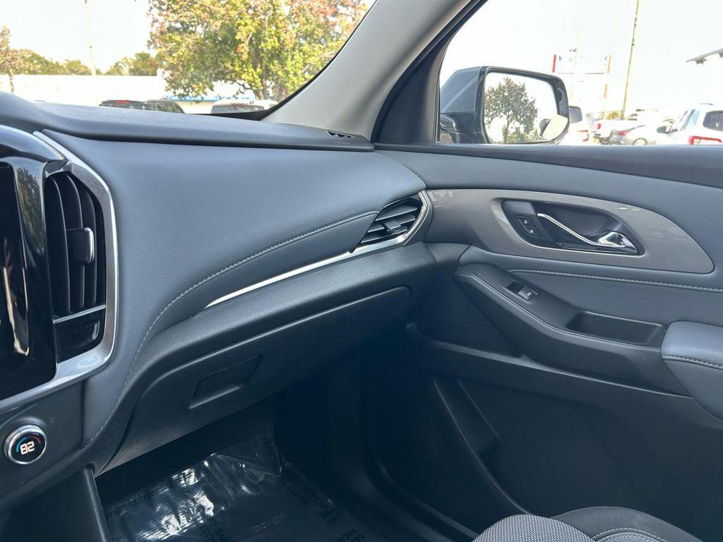 used 2020 Chevrolet Traverse car, priced at $14,900