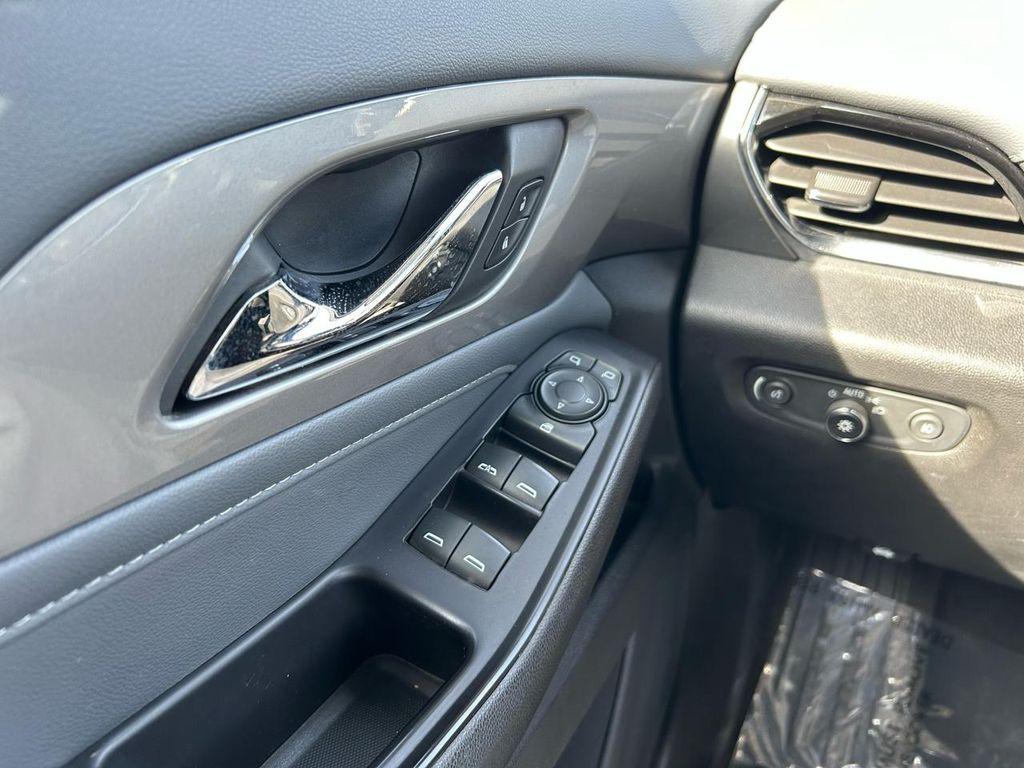 used 2020 Chevrolet Traverse car, priced at $14,900