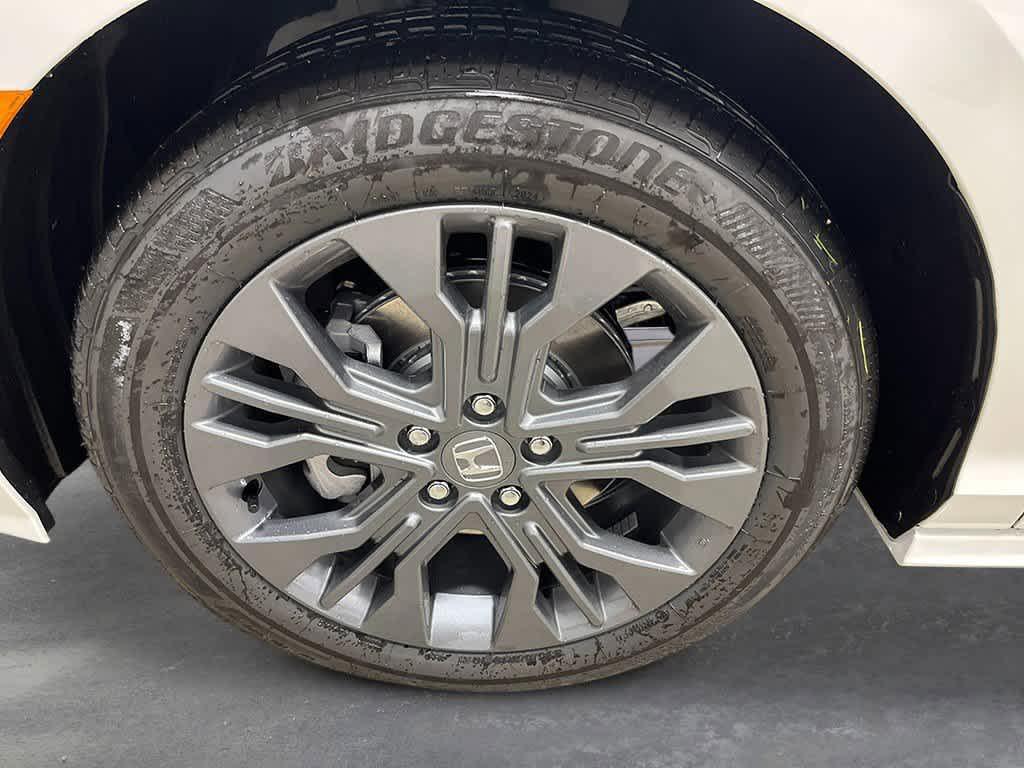 new 2026 Honda Odyssey car, priced at $49,445